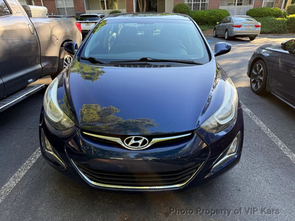 Used 2015 Hyundai Elantra SE w/ Option Group 02 FWD image 2