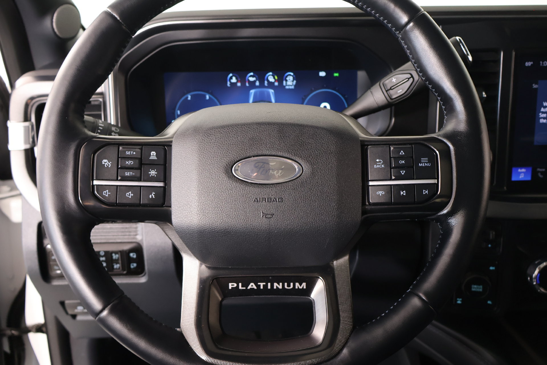 Used 2026 Ford F250 Platinum AWD/4WD image 3