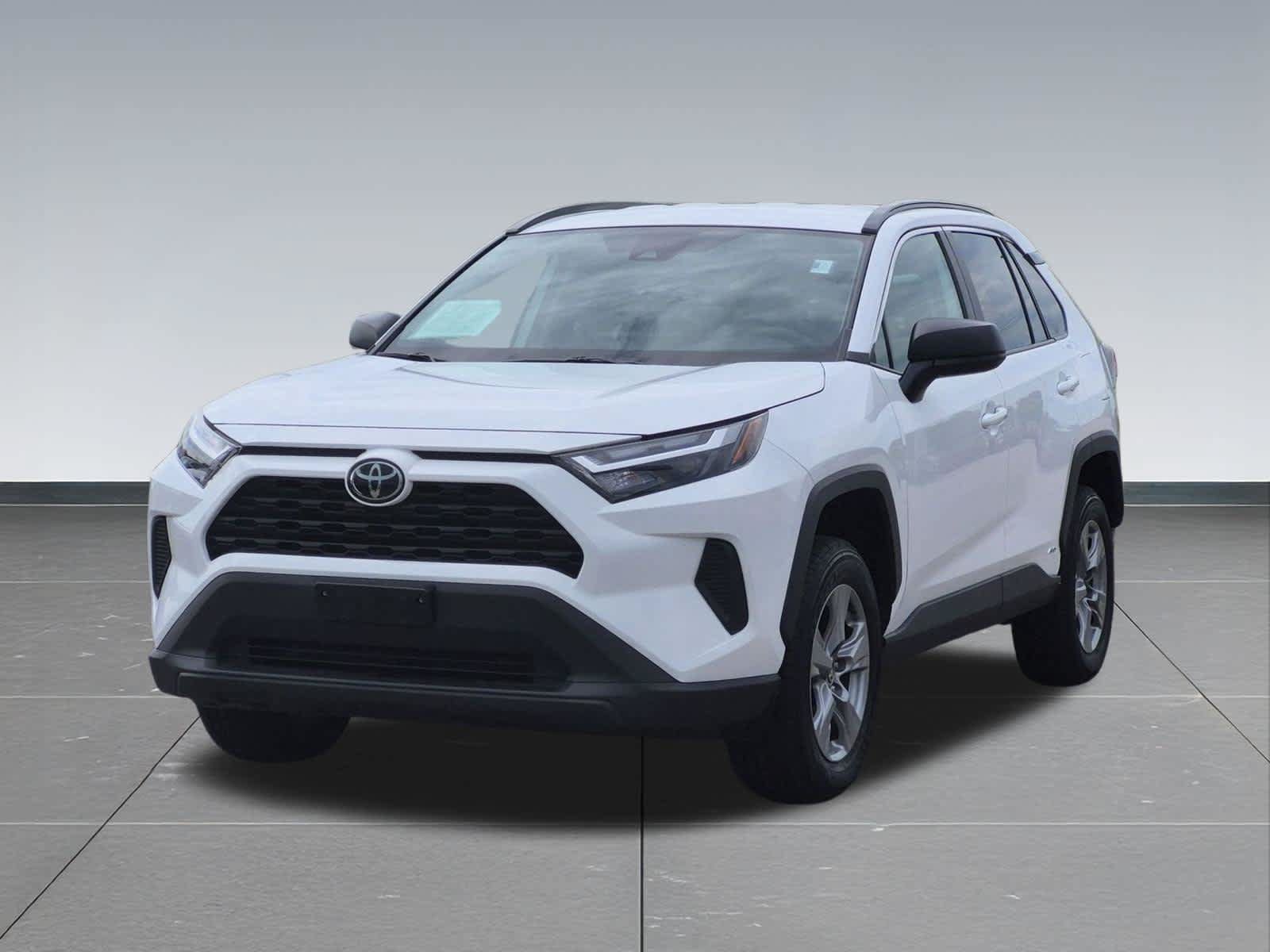 Used 2025 Toyota RAV4 LE AWD/4WD image 10