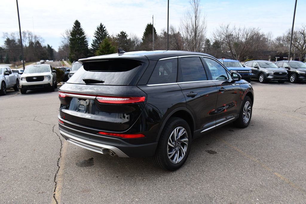 Used 2024 Lincoln Corsair Premiere image 6