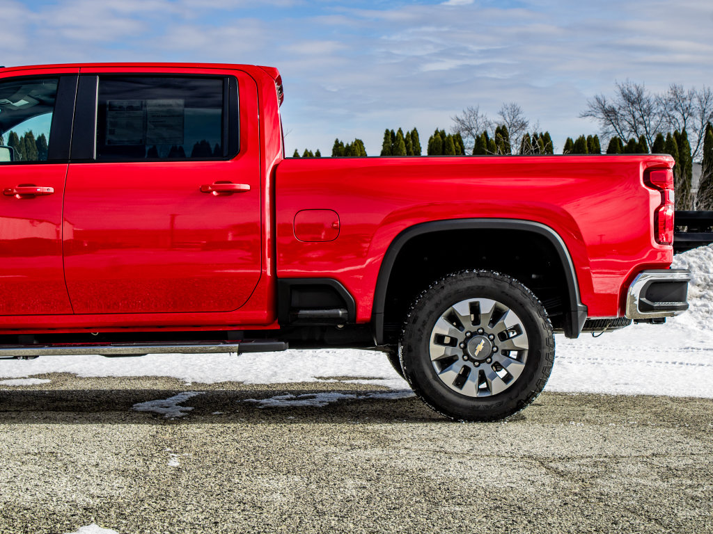 Used 2025 Chevrolet Silverado 2500 LT image 41