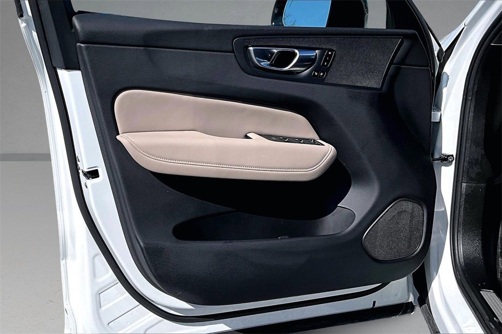 Certified 2026 Volvo XC60 B5 Plus w/ Protection Package Premier image 20