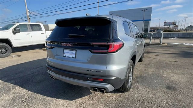 Used 2025 GMC Acadia Elevation image 9