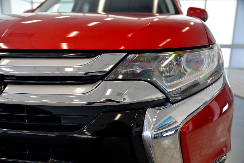 Used 2018 Mitsubishi Outlander SEL image 11