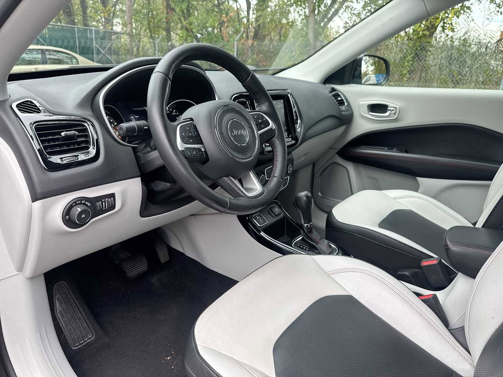 Used 2019 Jeep Compass Limited image 10