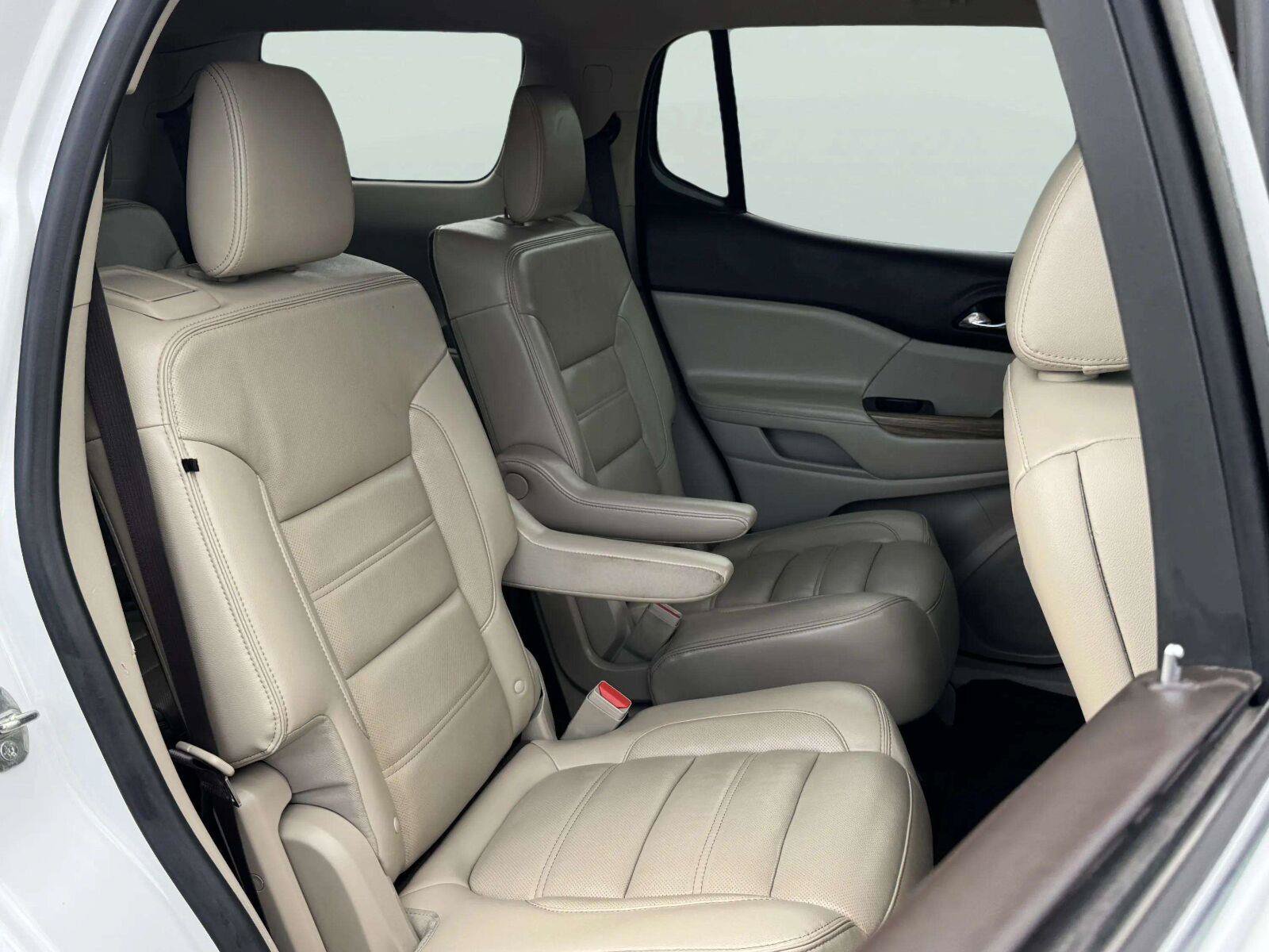 Used 2019 GMC Acadia Denali w/ Technology Package AWD/4WD image 36