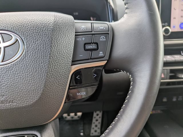 Used 2025 Toyota Camry SE AWD/4WD image 25