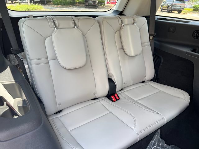New 2026 Lincoln Aviator 2WD w/ Jet Appearance Package image 16