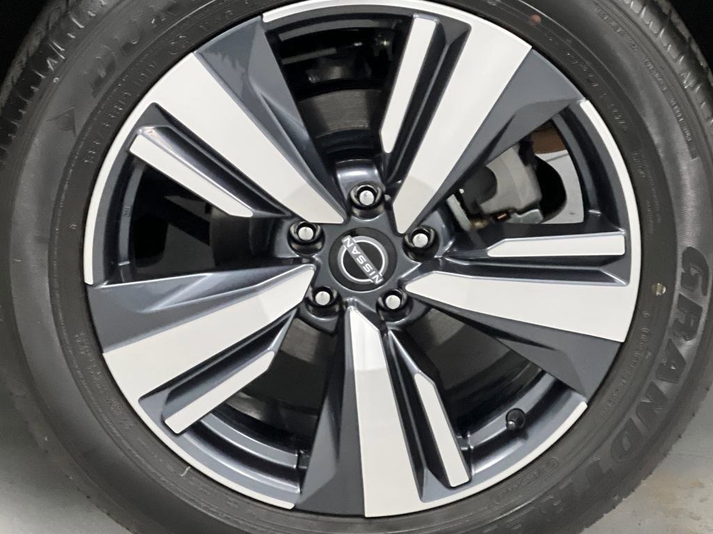 Used 2025 Nissan Rogue SL image 65