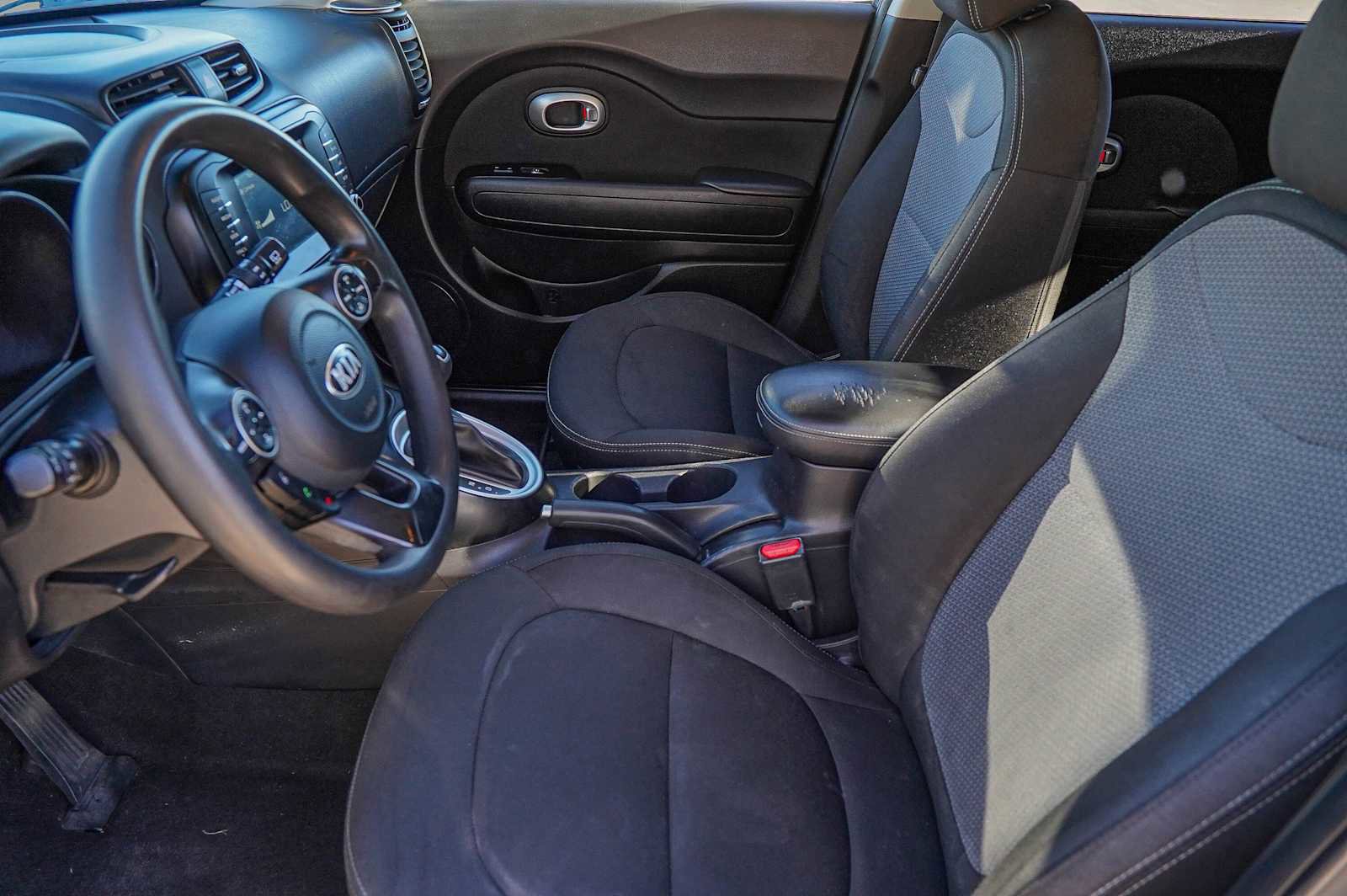 Used 2018 Kia Soul + image 10