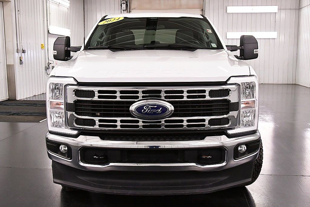 Used 2024 Ford F250 XLT image 2