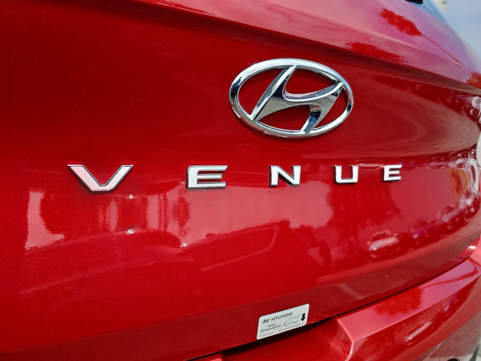 Certified 2025 Hyundai Venue Limited FWD image 39