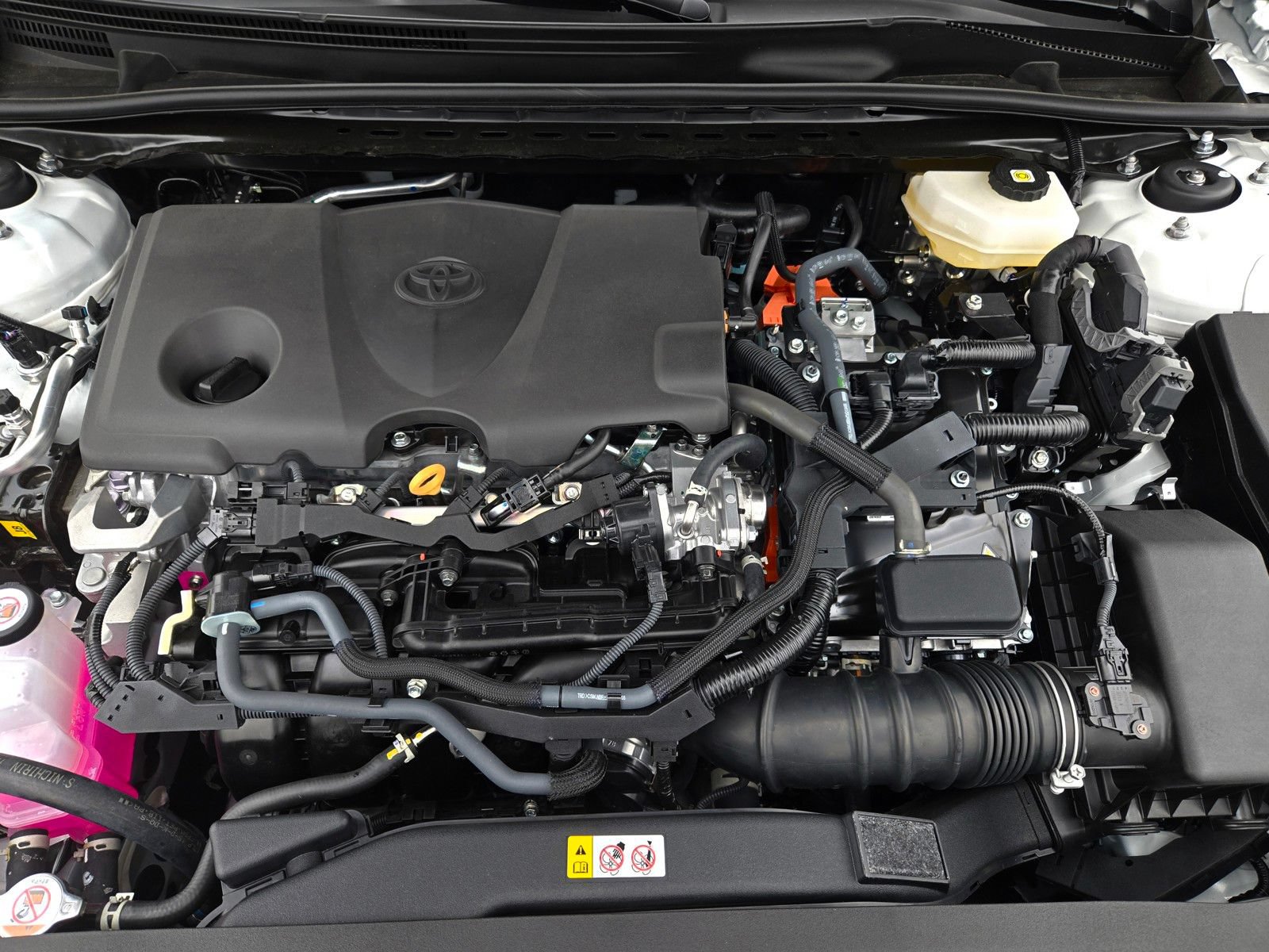 Certified 2026 Toyota Camry Hybrid FWD image 24