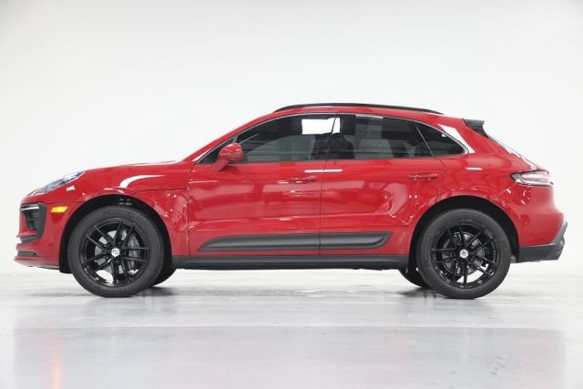 Used 2025 Porsche Macan AWD/4WD image 9