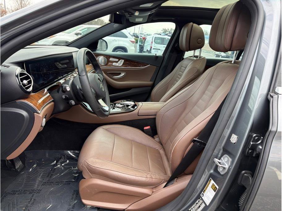 Used 2017 Mercedes-Benz E 300 image 11