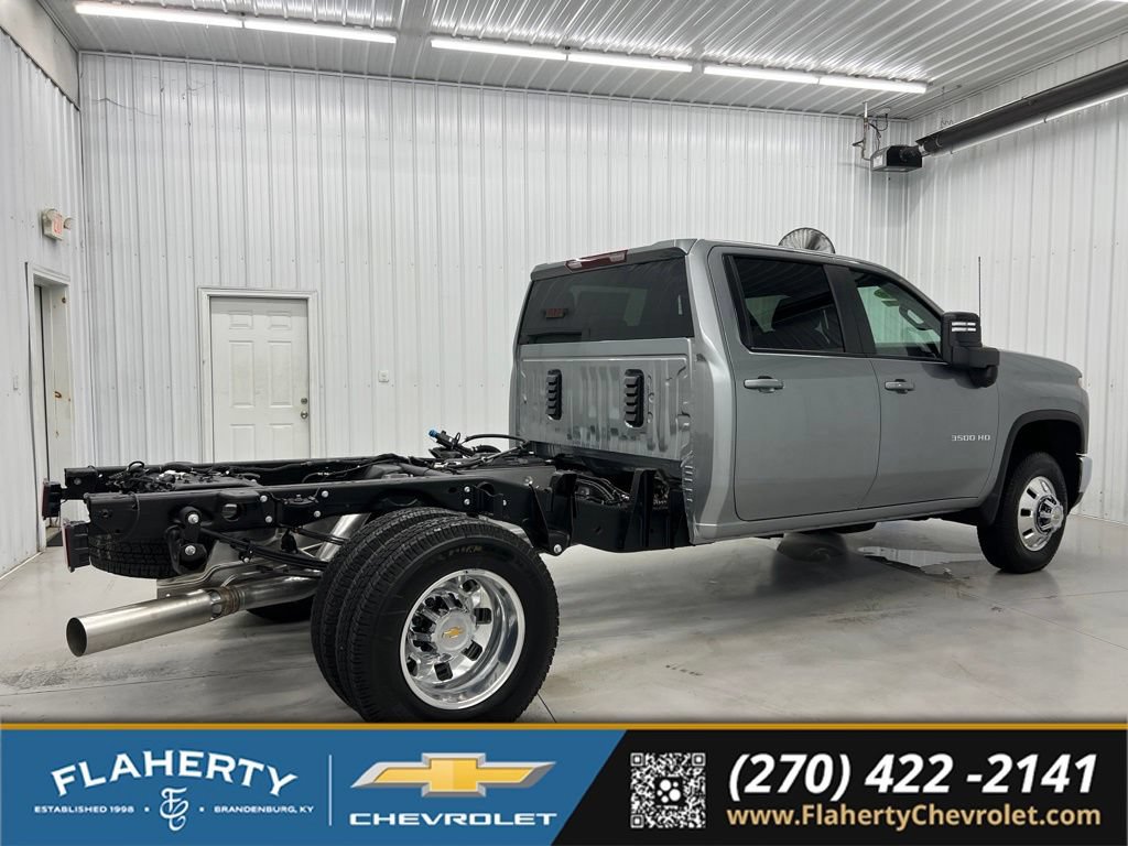 New 2026 Chevrolet Silverado 3500 LT w/ Convenience Package AWD/4WD image 2