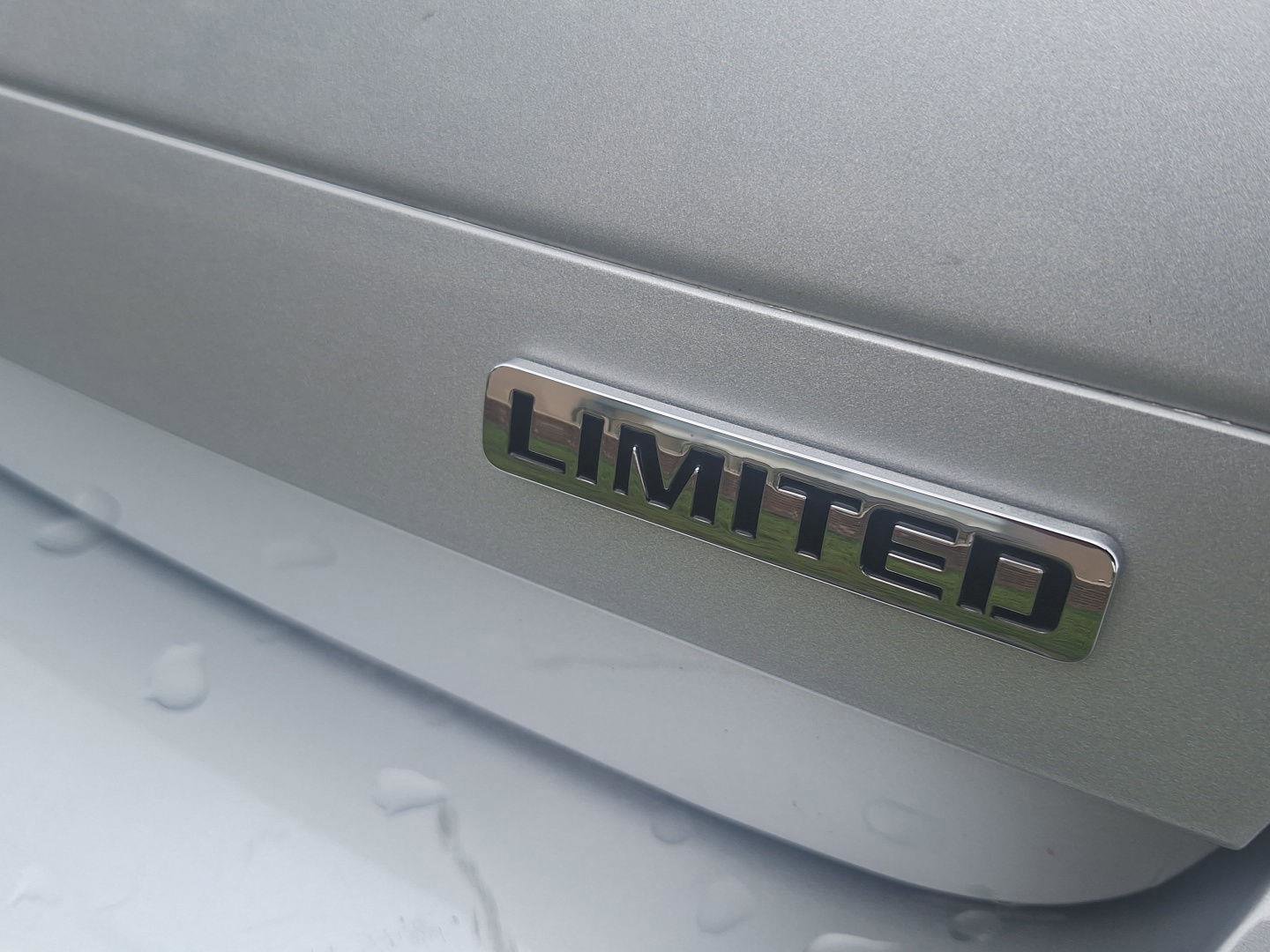 Used 2016 Chevrolet Impala LT FWD image 4
