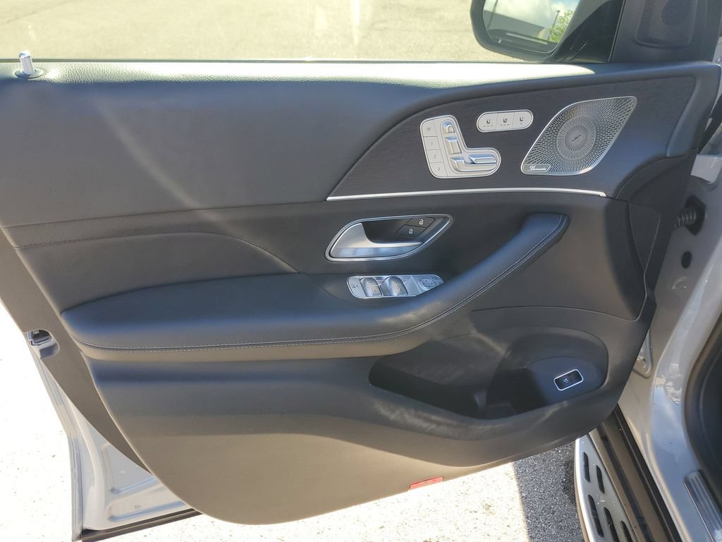 Used 2024 Mercedes-Benz GLS 580 4MATIC image 8