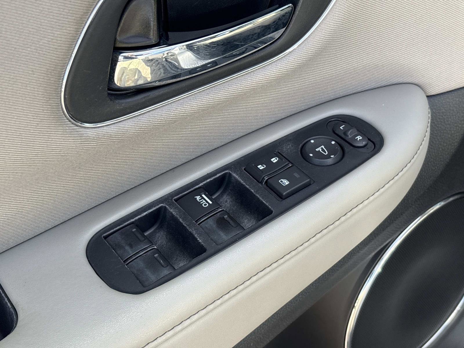 Used 2018 Honda HR-V EX image 12