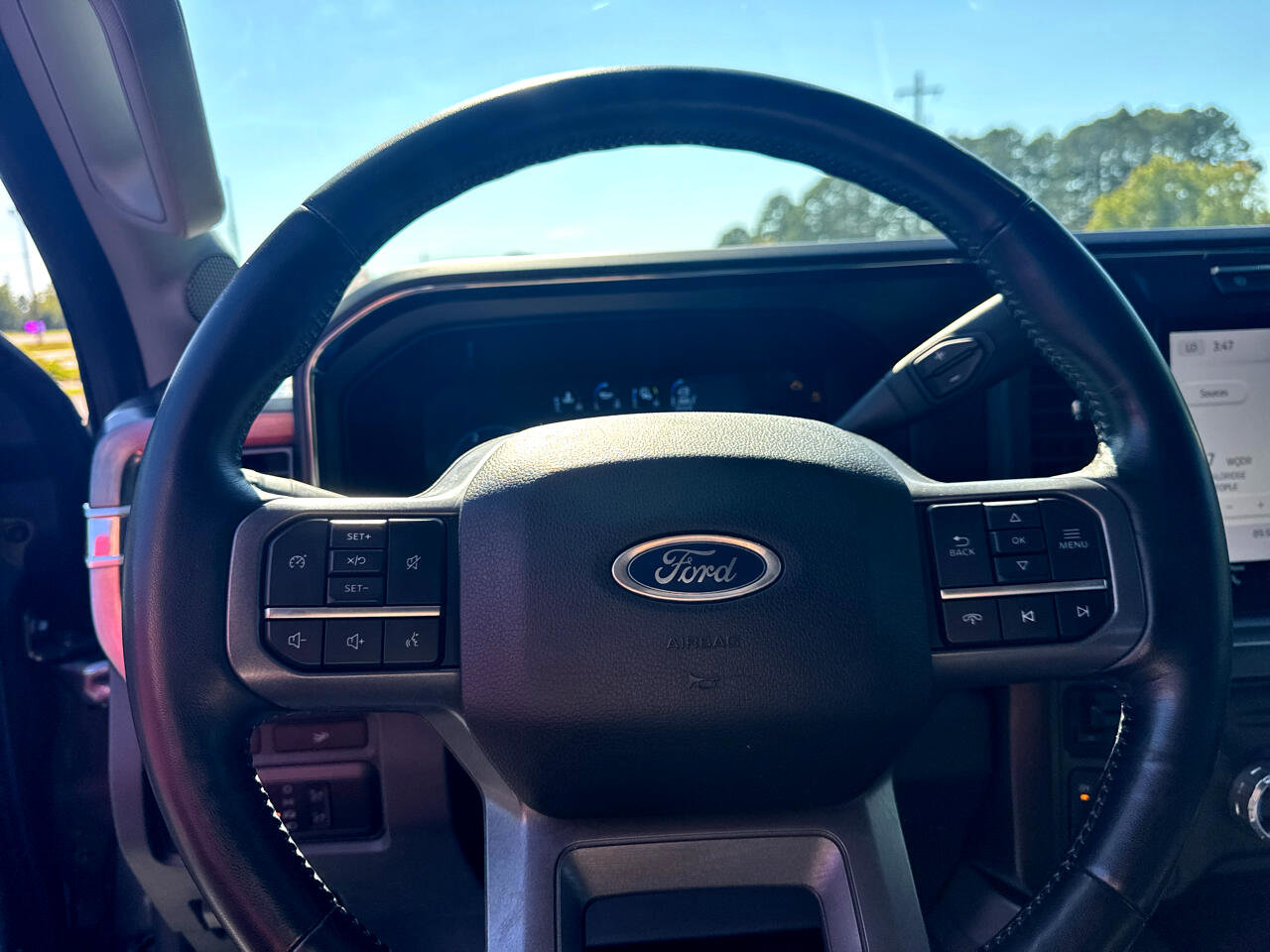 Used 2023 Ford F250 Lariat w/ Black Appearance Package image 17