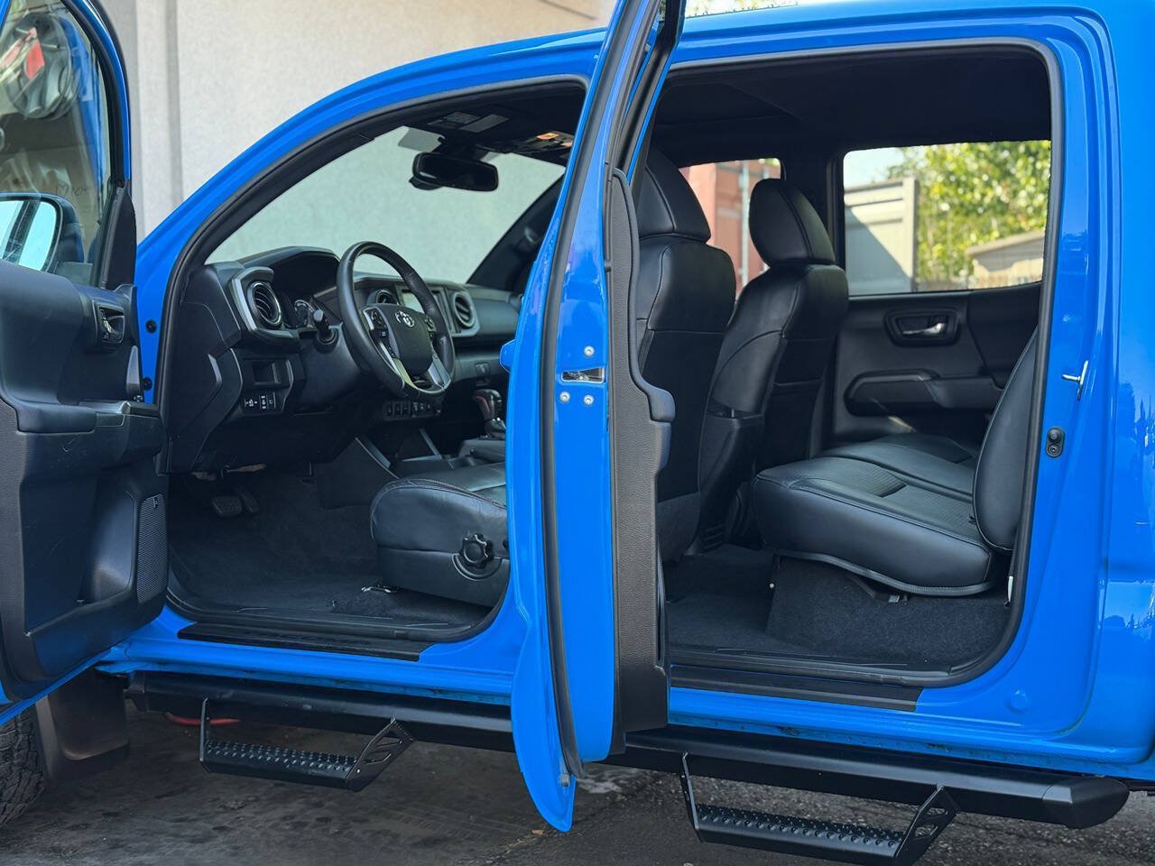 Used 2019 Toyota Tacoma TRD Pro AWD/4WD image 4