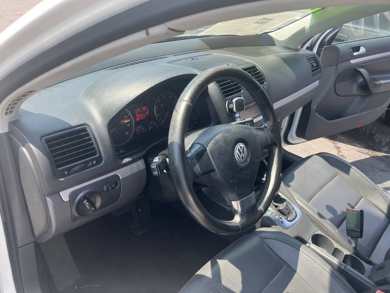 Used 2009 Volkswagen Jetta SEL FWD image 21