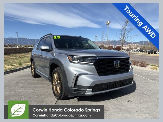 Used 2024 Honda Pilot Touring image 1