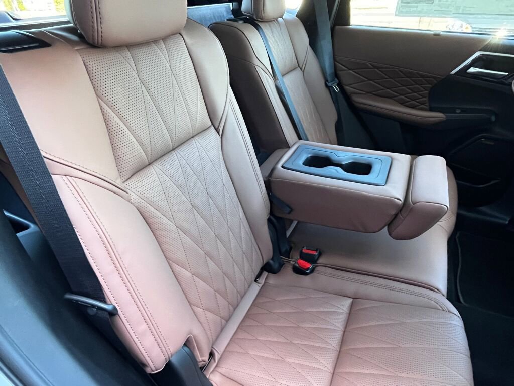 New 2025 Mitsubishi Outlander SEL image 29