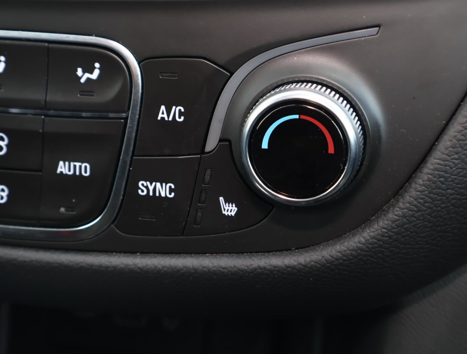 Used 2023 Chevrolet Equinox LT image 28