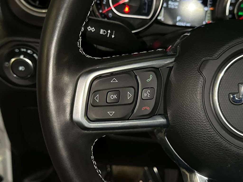 Used 2022 Jeep Wrangler Unlimited Rubicon w/ LED Lighting Group AWD/4WD image 19
