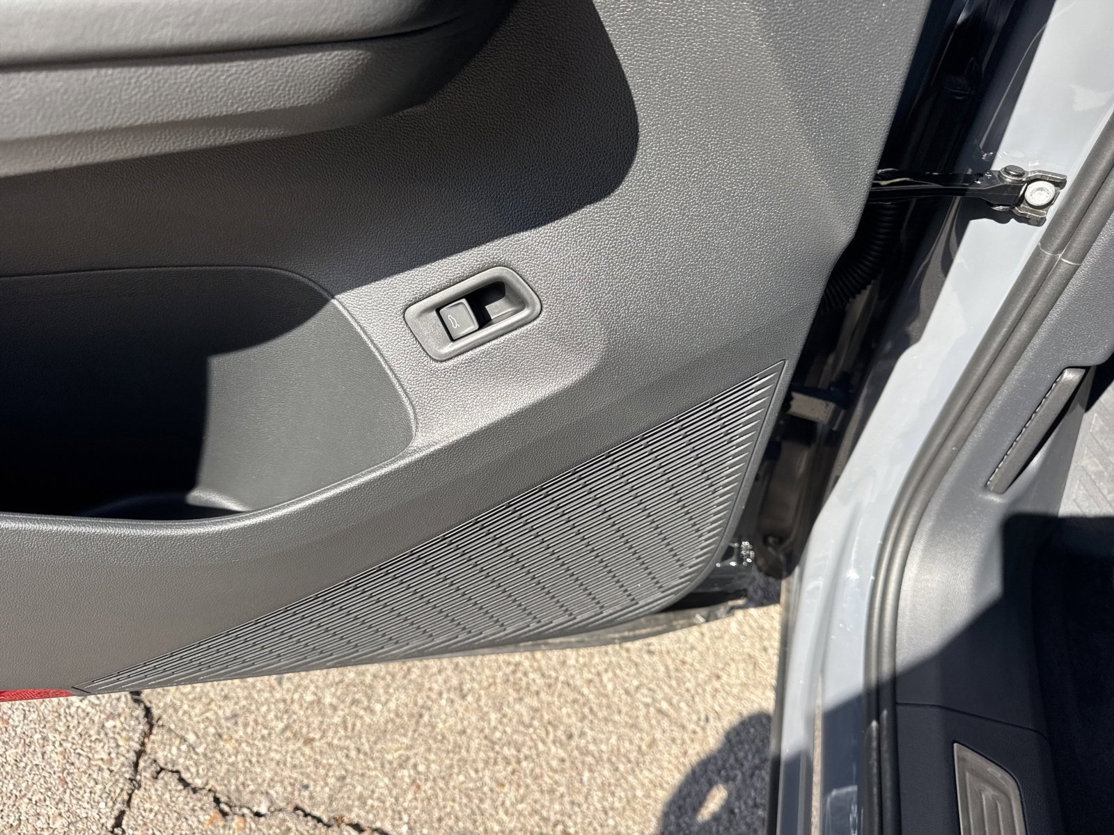 New 2026 Volkswagen Atlas Cross Sport SE image 15