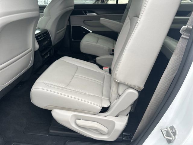 Certified 2023 Jeep Wagoneer Series III w/ Premium Group I image 23
