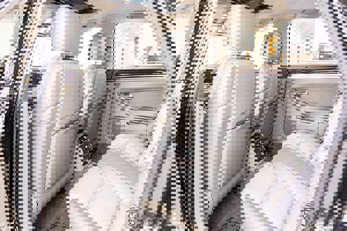 Used 2008 Audi S8 image 33