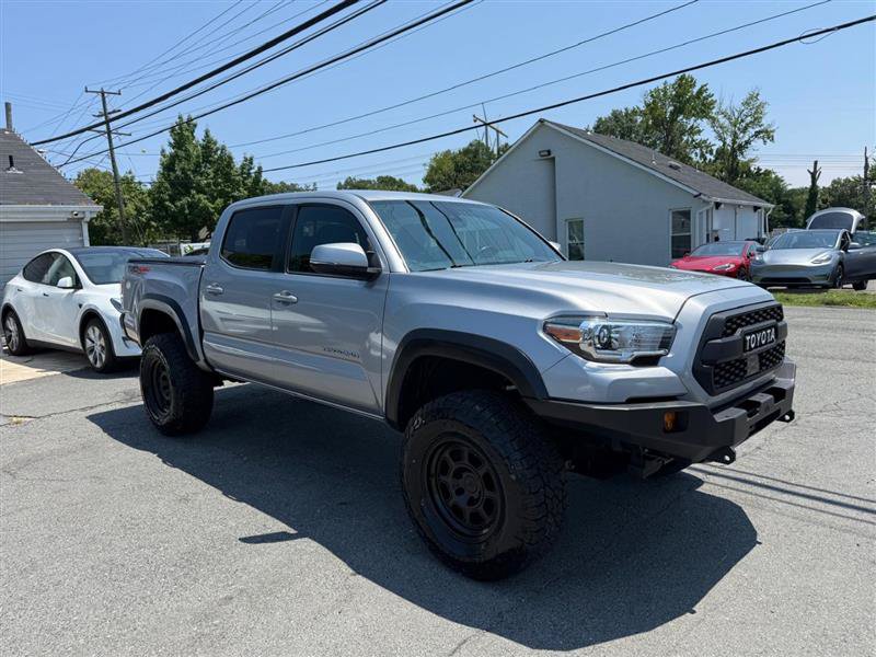Used 2020 Toyota Tacoma TRD Off-Road AWD/4WD image 8