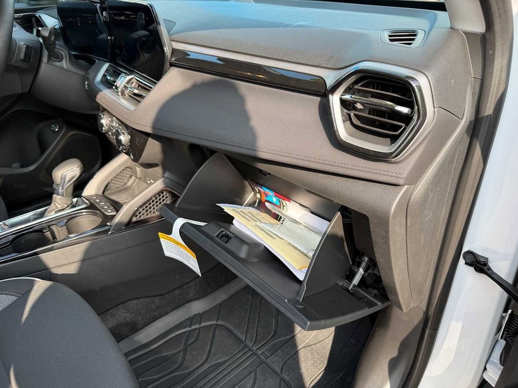 Used 2026 Chevrolet TrailBlazer LT w/ Convenience Package image 38