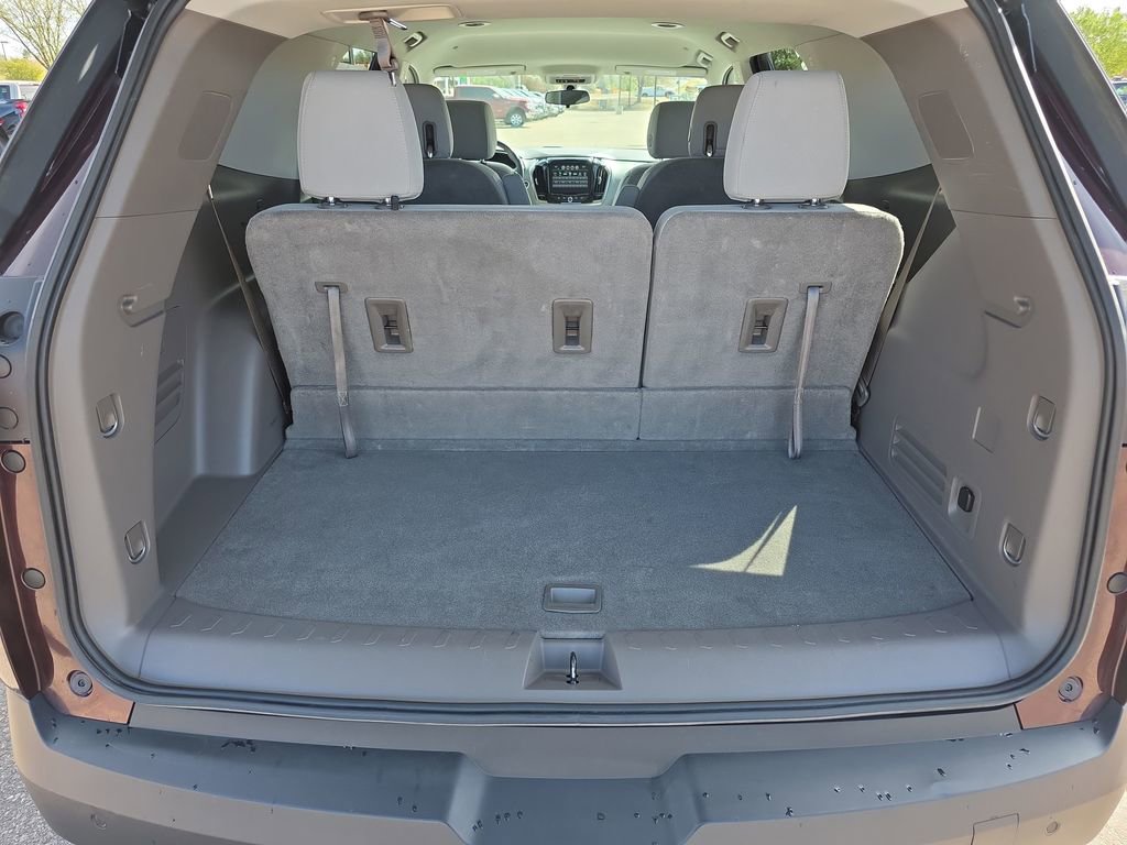 Used 2018 Chevrolet Traverse LT w/ LPO, Floor Liner Package AWD/4WD image 23