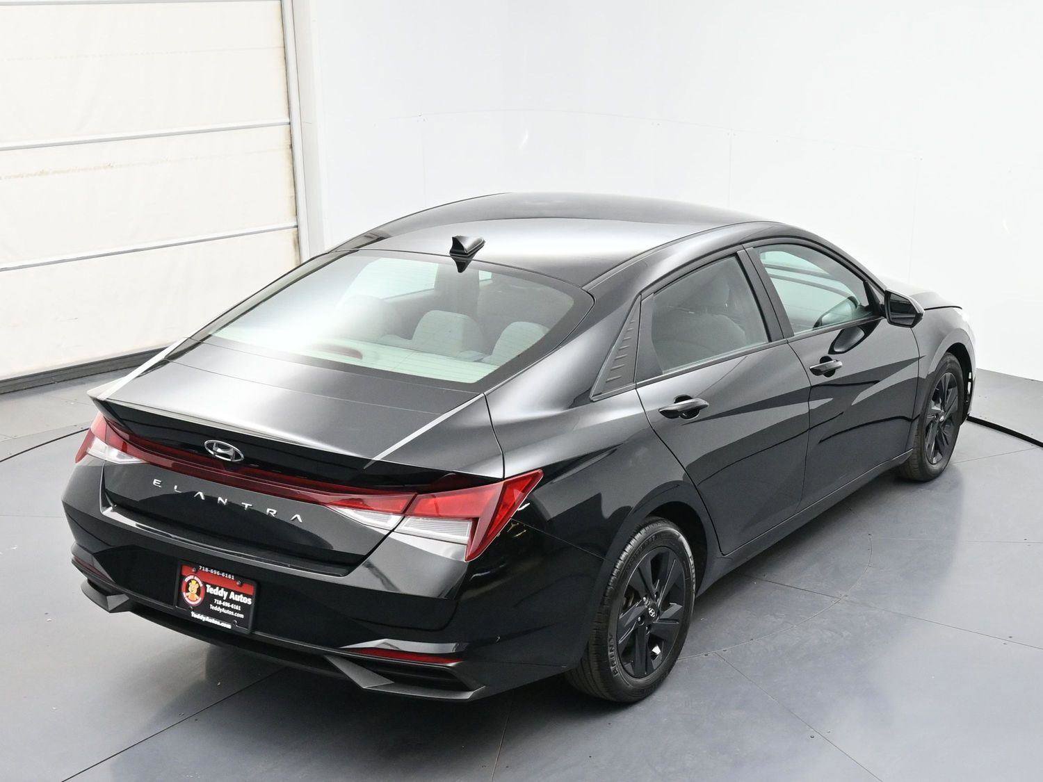 Used 2022 Hyundai Elantra SEL w/ Convenience Package FWD image 30