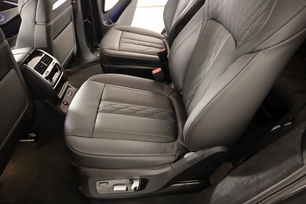 New 2026 BMW ALPINA XB7 image 13