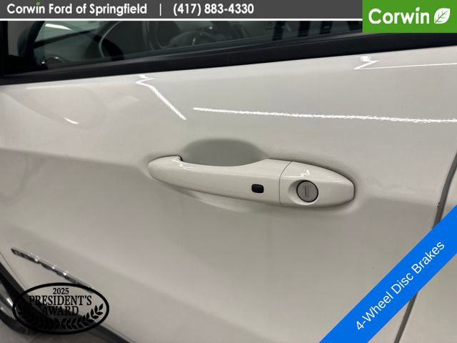 Used 2018 Jeep Compass Limited w/ Navigation Group AWD/4WD image 18