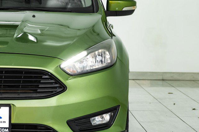 Used 2018 Ford Focus SE w/ SE Appearance Package image 43