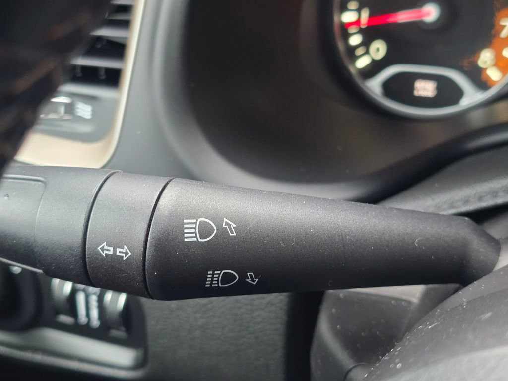 Used 2015 Jeep Renegade Limited AWD/4WD image 29