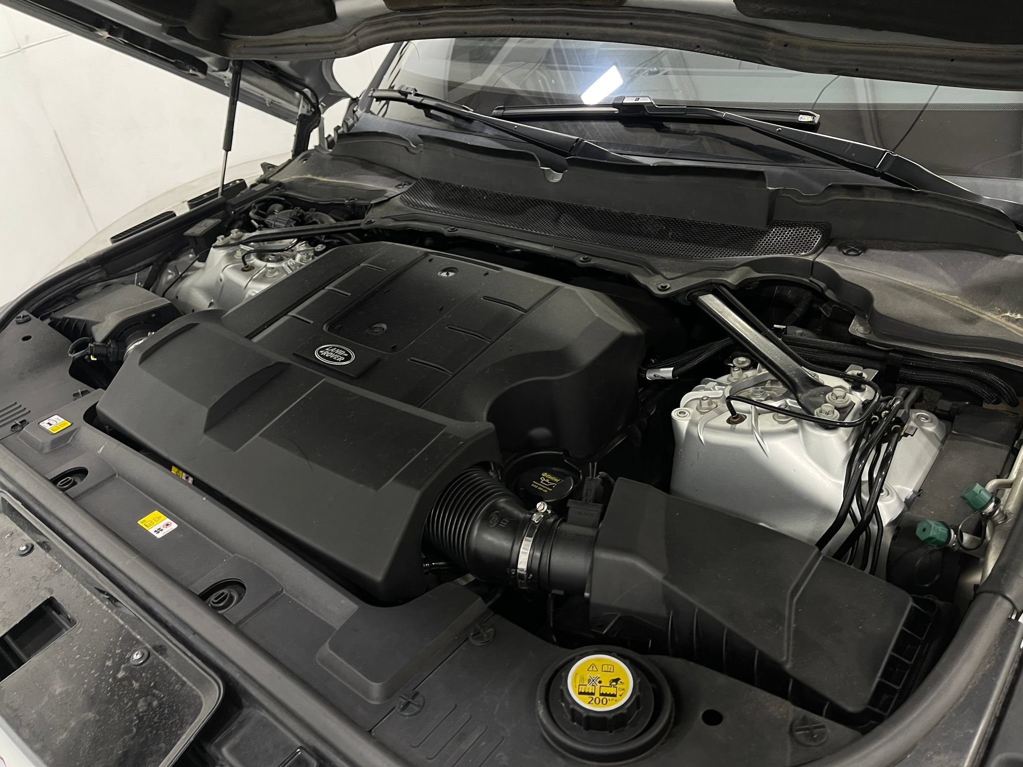 Used 2017 Land Rover Range Rover Sport HSE AWD/4WD image 27