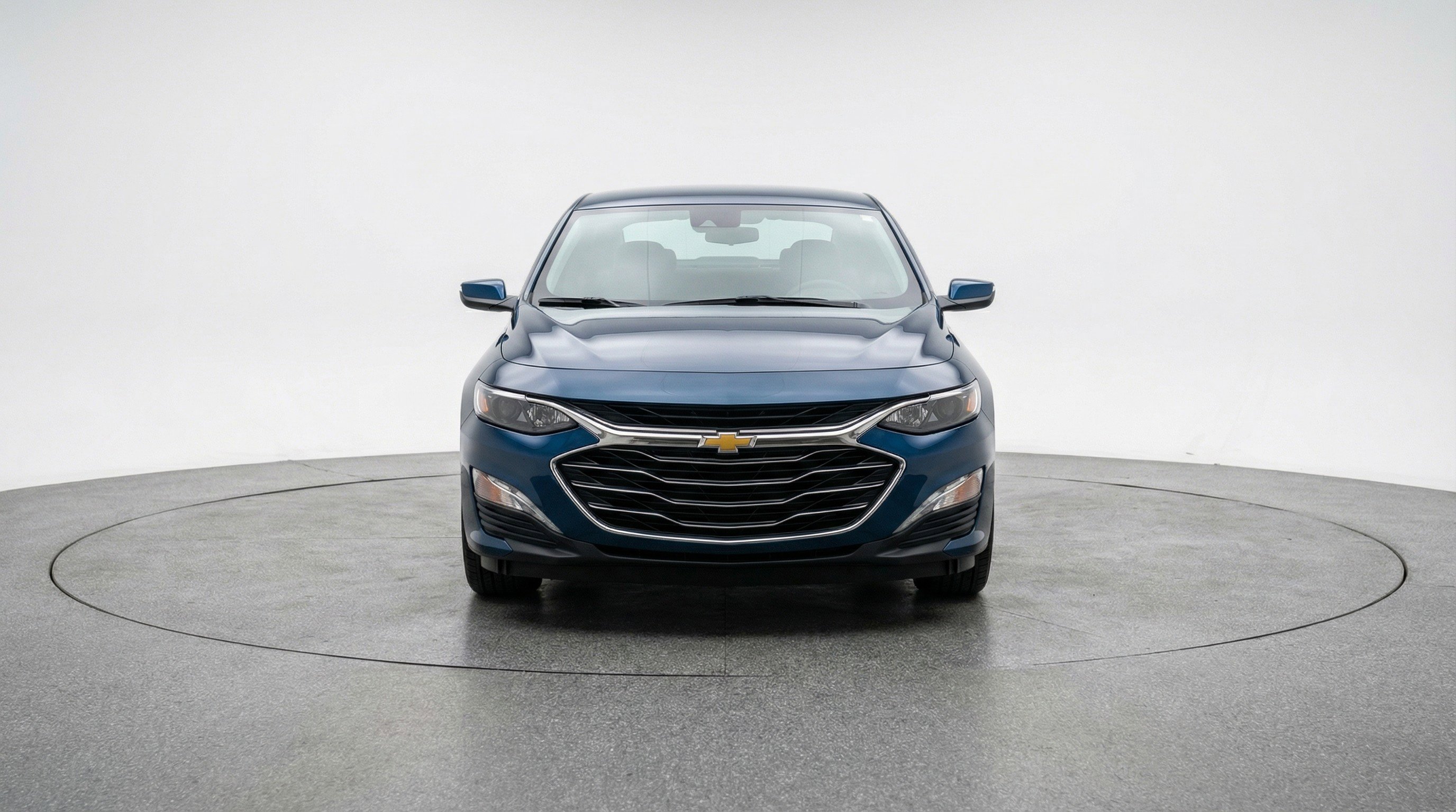 Used 2024 Chevrolet Malibu LT image 2