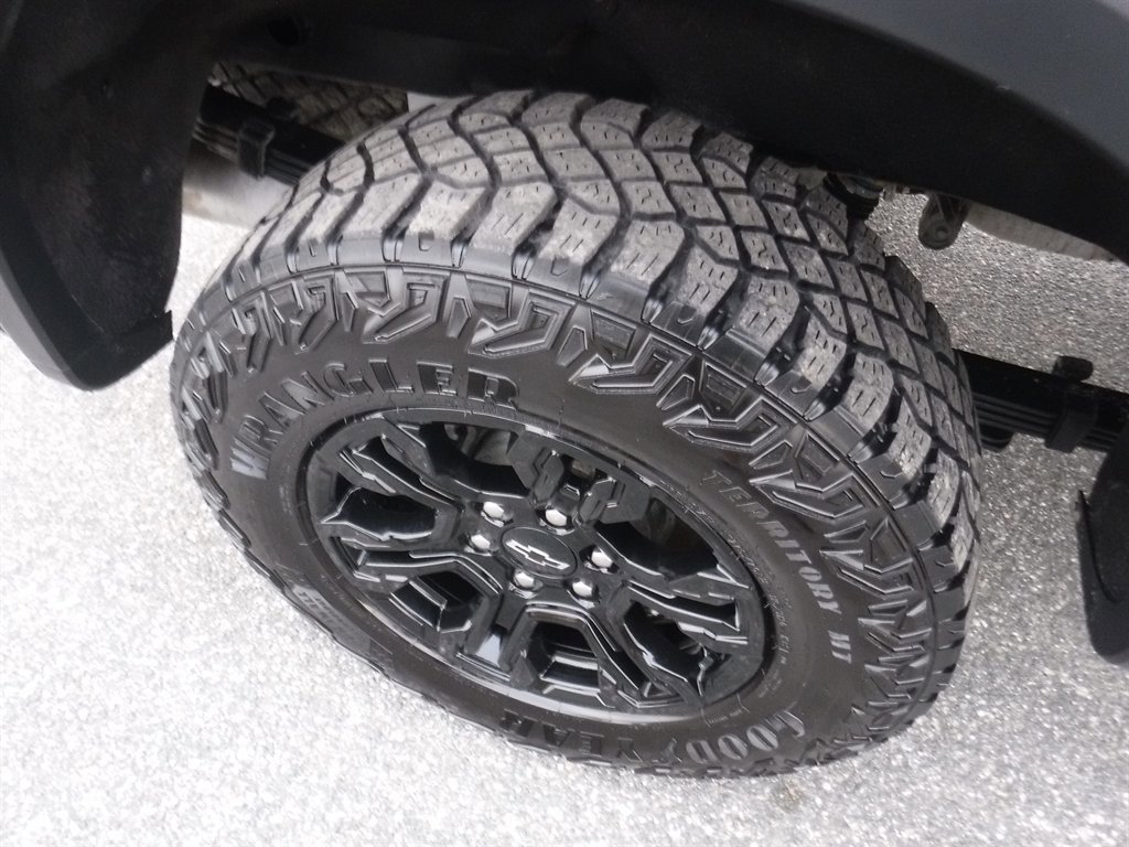 Used 2022 Chevrolet Silverado 1500 ZR2 w/ Technology Package image 4