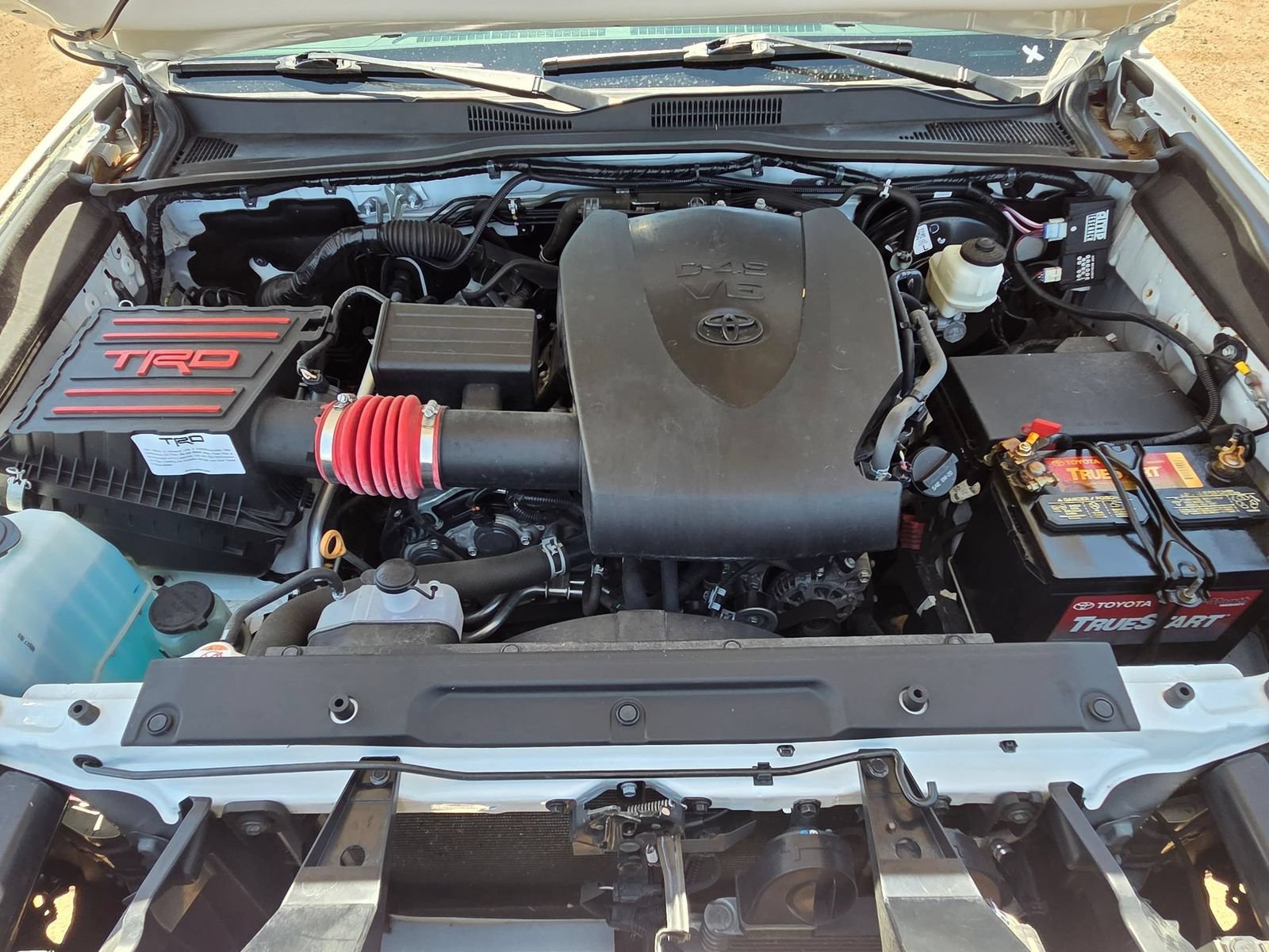 Used 2020 Toyota Tacoma TRD Sport w/ TRD Premium Sport Package AWD/4WD image 30