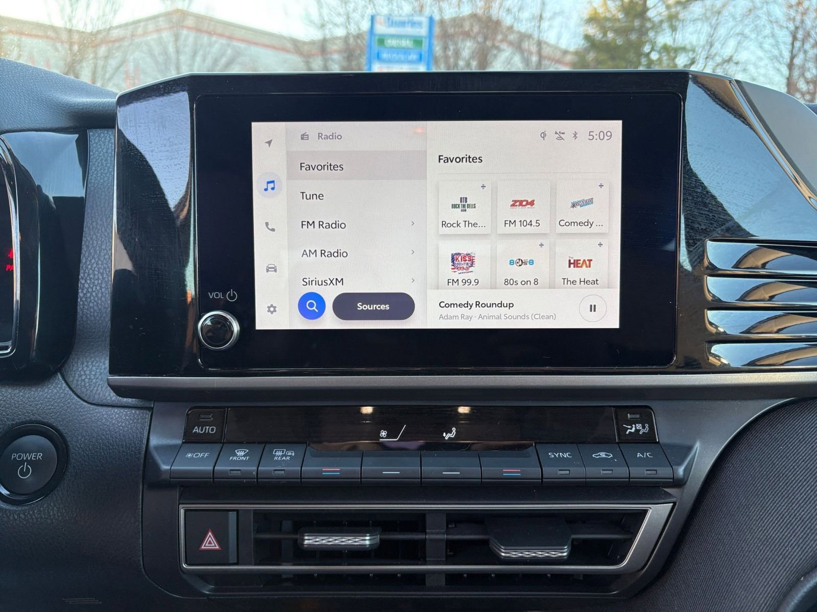 Used 2025 Toyota Camry LE image 21