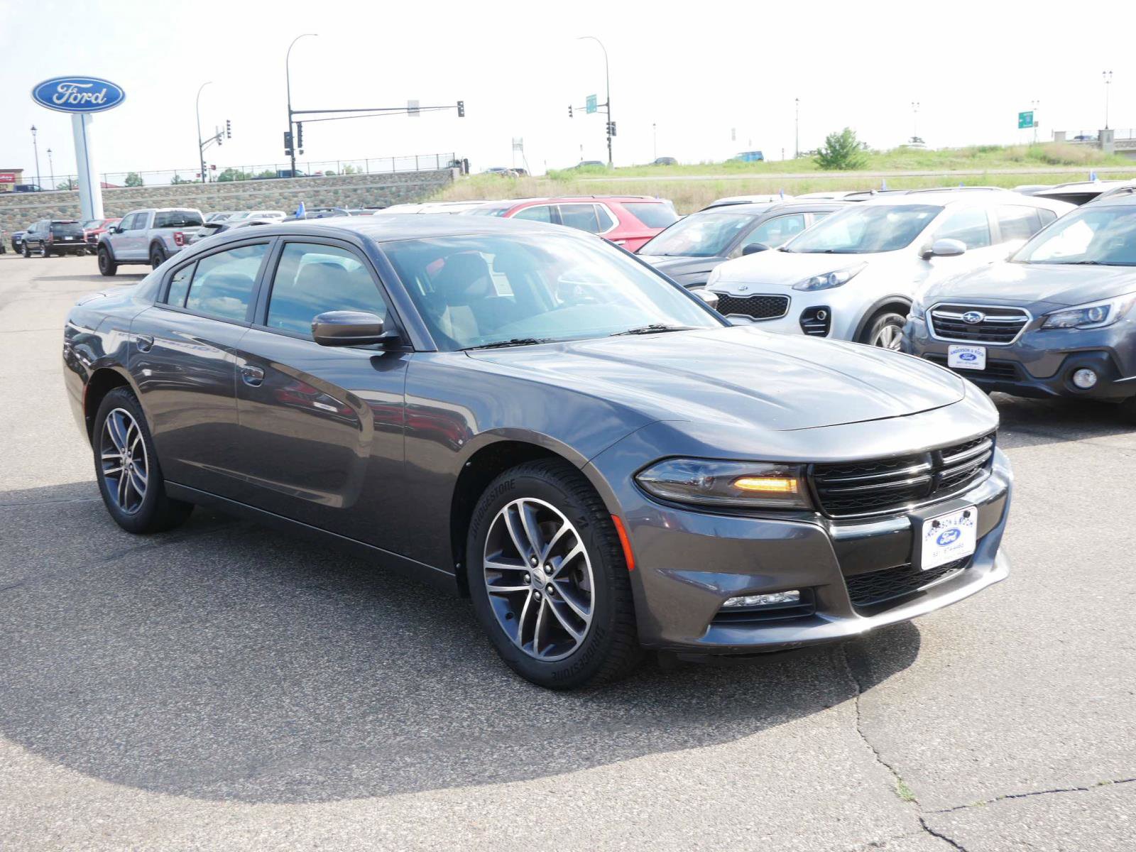 Used 2019 Dodge Charger SXT image 3