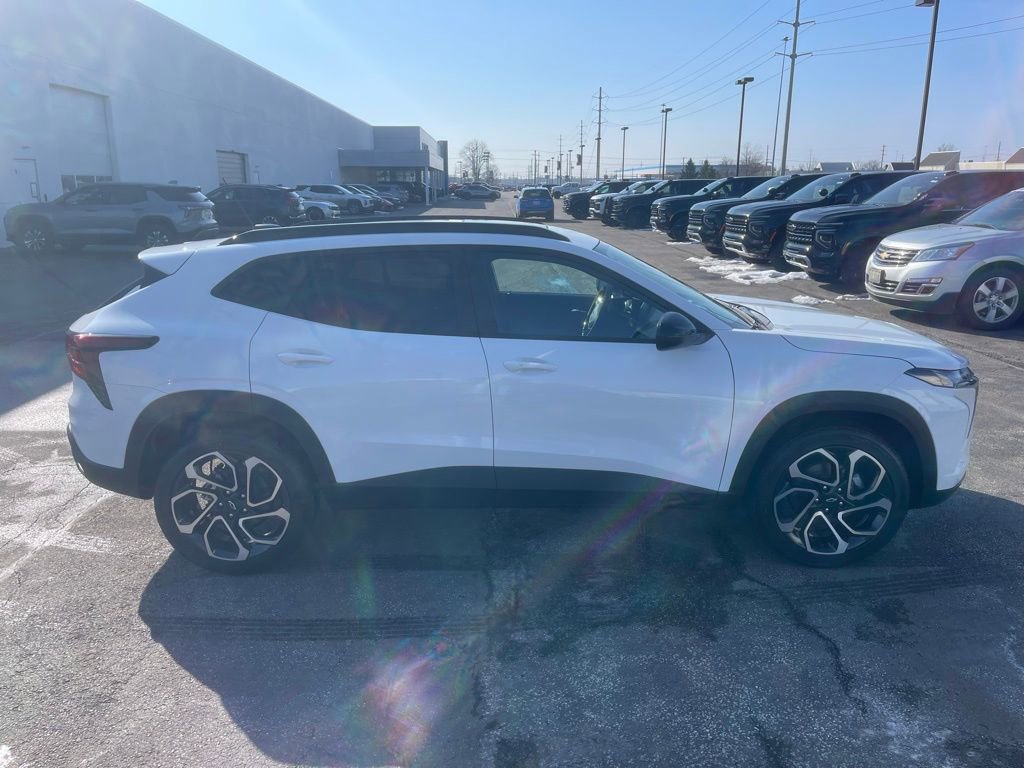 New 2026 Chevrolet Trax RS w/ Sunroof Package image 8