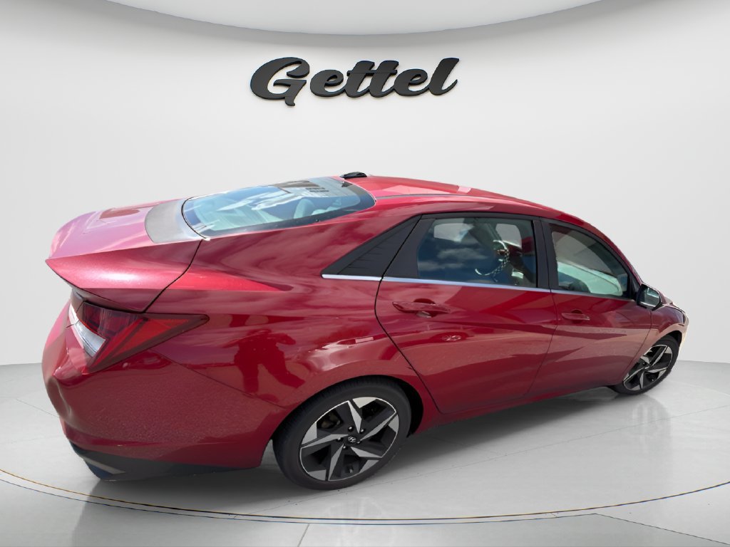 Used 2021 Hyundai Elantra SEL w/ Convenience + Premium Package FWD image 4