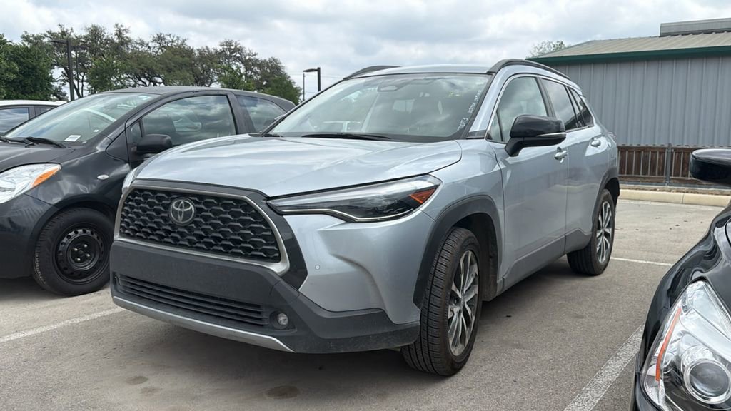Certified 2025 Toyota Corolla Cross XLE AWD/4WD image 9